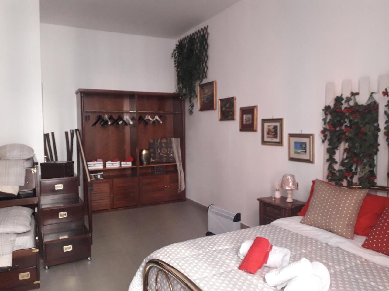 Room Don Carlo Napoli Bagian luar foto
