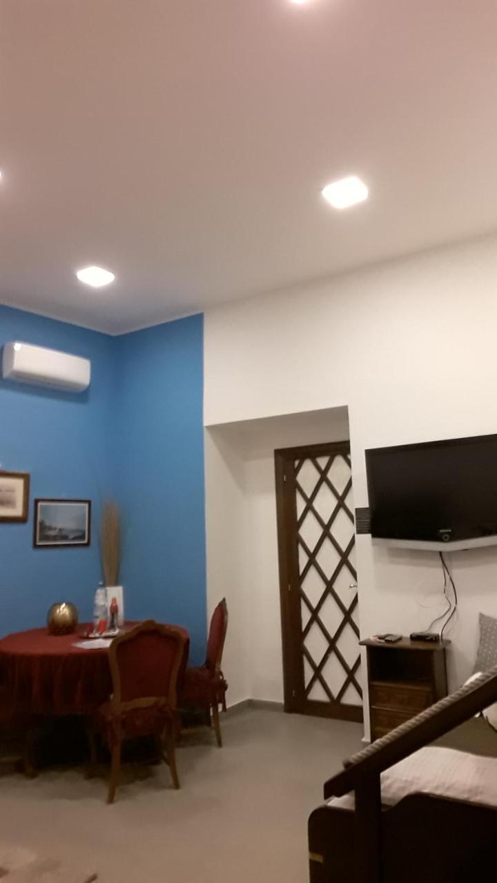 Room Don Carlo Napoli Bagian luar foto